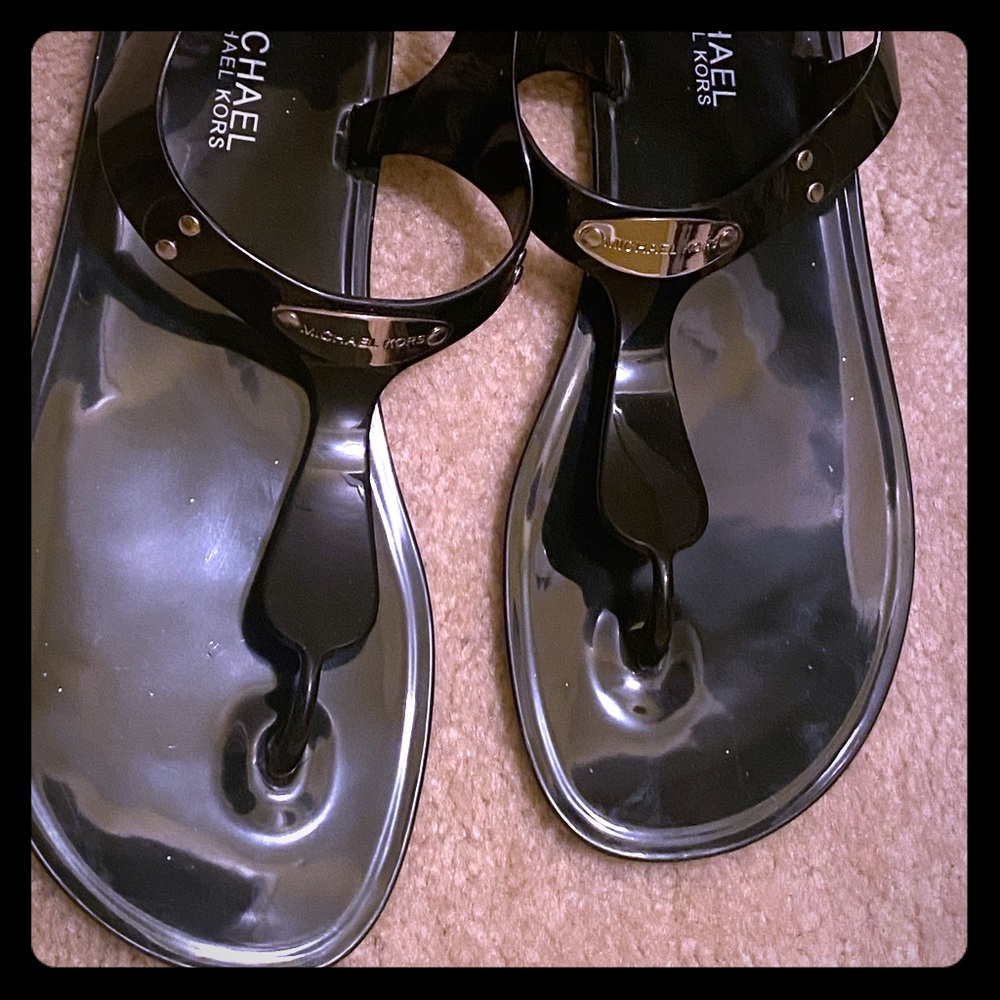 Michael kors jelly flip flop sandals flats